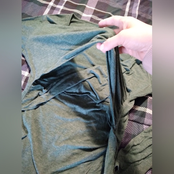 Nursing top - Picture 2 of 2